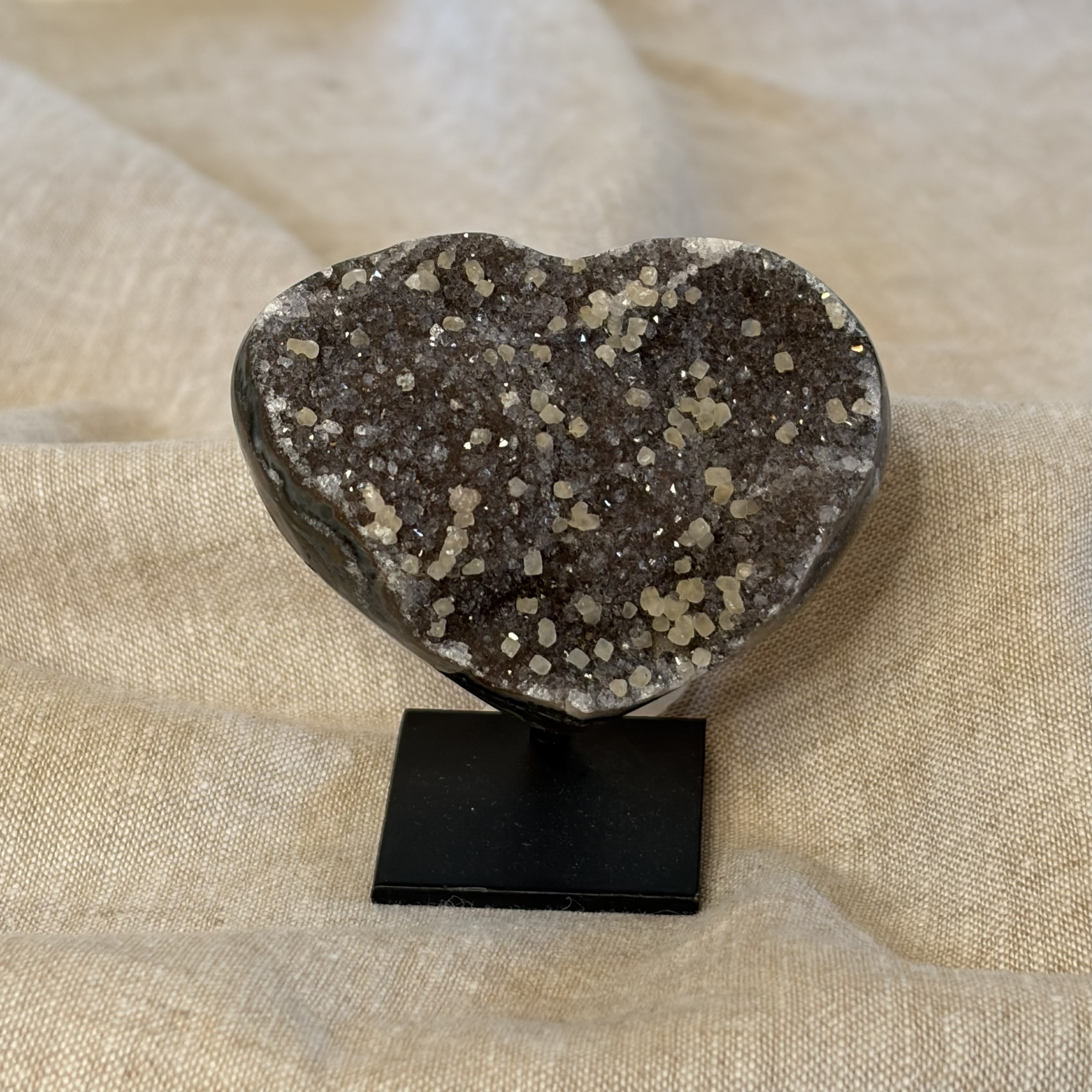 Amethist hartje op standaard 11