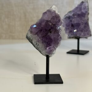 Amethist op standaard 1